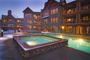 1 Bedroom Ski In, Ski Out Mountain Vacation Rental Just Steps From The Snowflake Ski Lift
